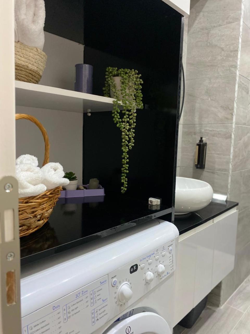 New Valona Apartment City Center Vlorë Eksteriør billede